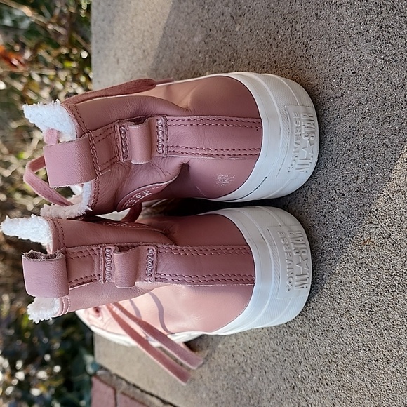 Converse Leather Dusty Pink High-Tops with White Fleece Sole - Picture 5 of 9
